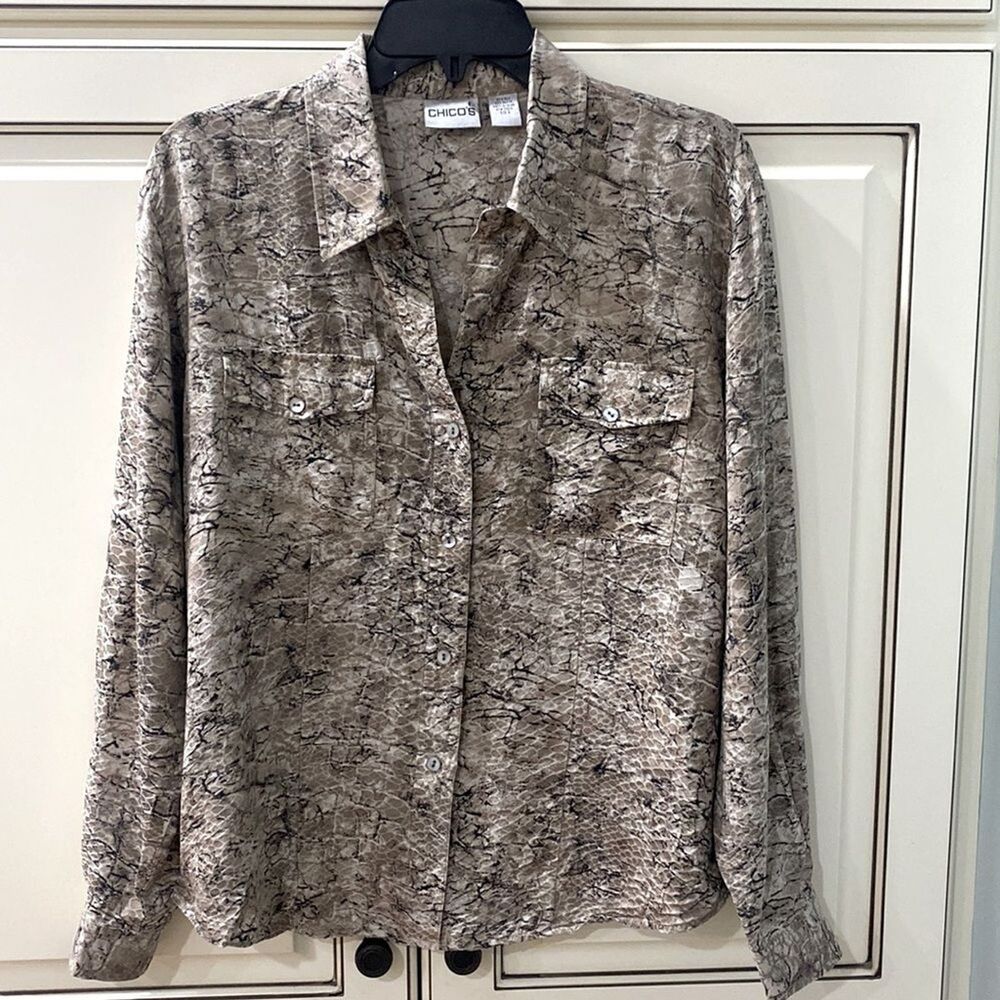 Chico’s Snakeskin Print Button Down Blouse Size 2 US Large Silk Blend